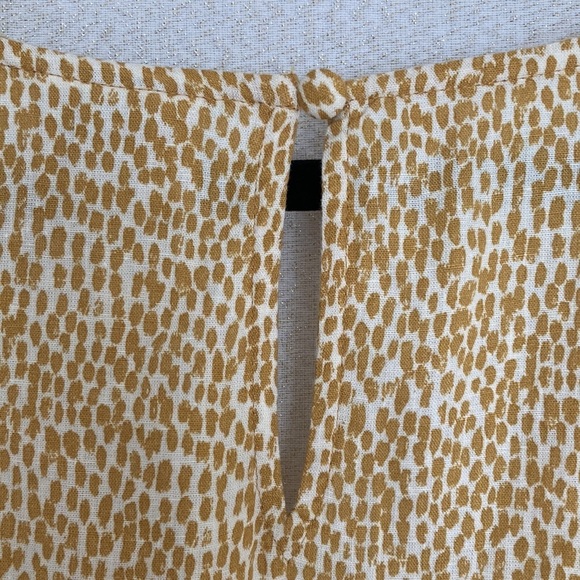 AVA & VIV tan ochre tiny dot animal print v-neck blouse Size 1X - Picture 5 of 9
